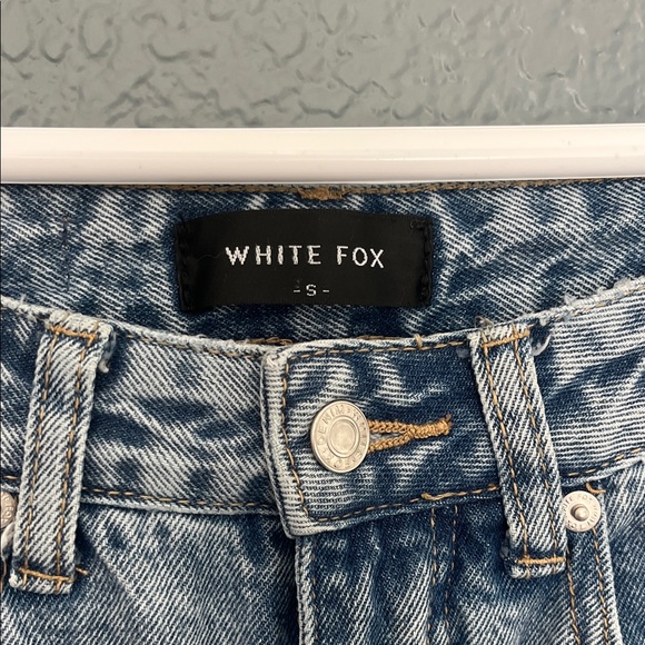 White Fox Boutique Light Blue Straight Leg Jeans - Picture 3 of 14